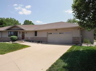 1769 Aztec Cir, Sioux City, IA 51104