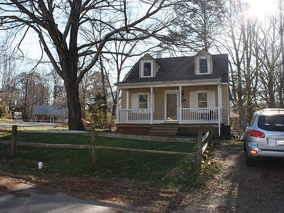 2nd image of 11 Mobile Ln #B