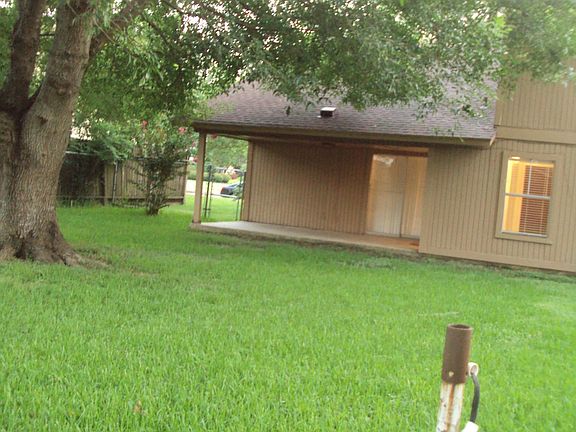4th picture of back yard