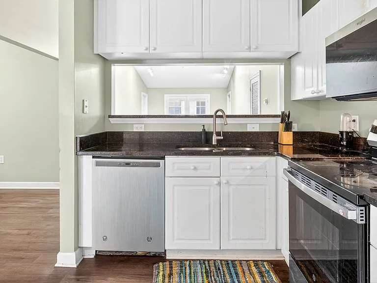 929 Morreene Rd #B36 — Photo 6