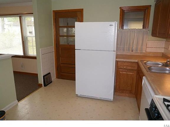 4th image of 10080 Hedge Dr