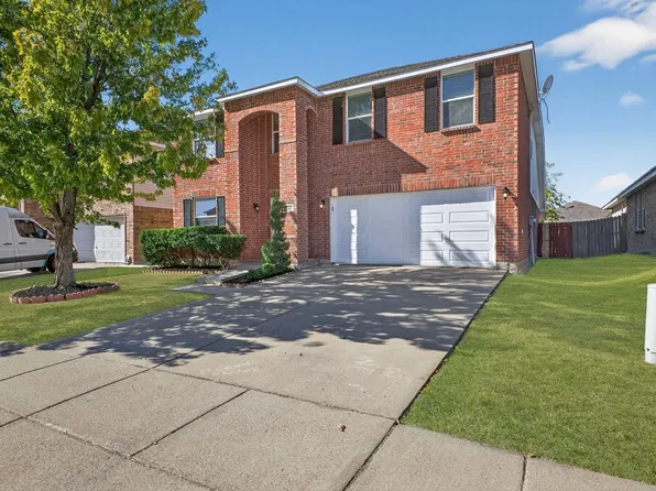 7521 Almondale Dr, Fort Worth, TX 76131