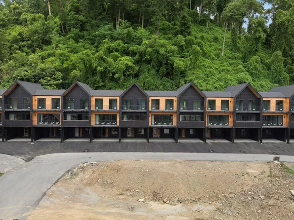 215 Circle Dr #10, Gatlinburg, TN 37738