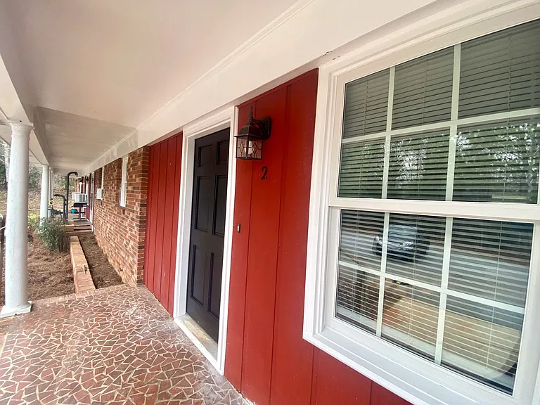 242 Cochran Rd — Photo 4
