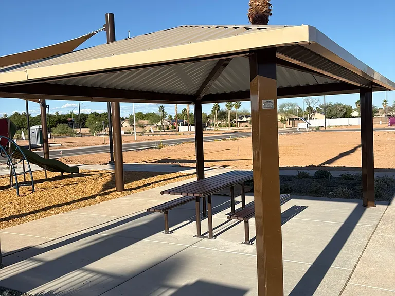 Kids play and picnic areas