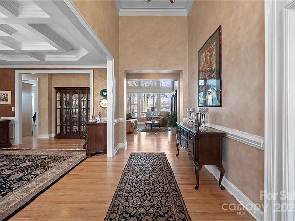 5th image of 121 Stormy Pointe Ln