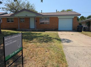 728 SW 4th Pl, Moore, OK 73160