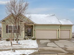 23714 W 88th Ter, Lenexa, KS 66227