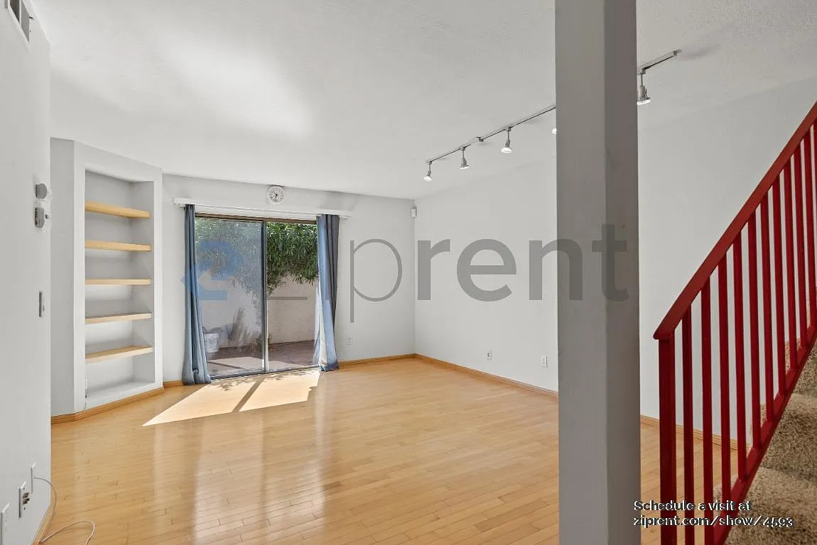 Building Photo - 11051 Firethorne Dr