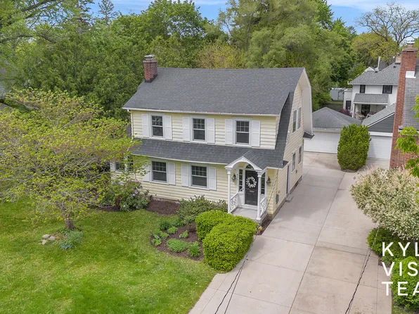 933 Orchard Ave SE, East Grand Rapids, MI 49506