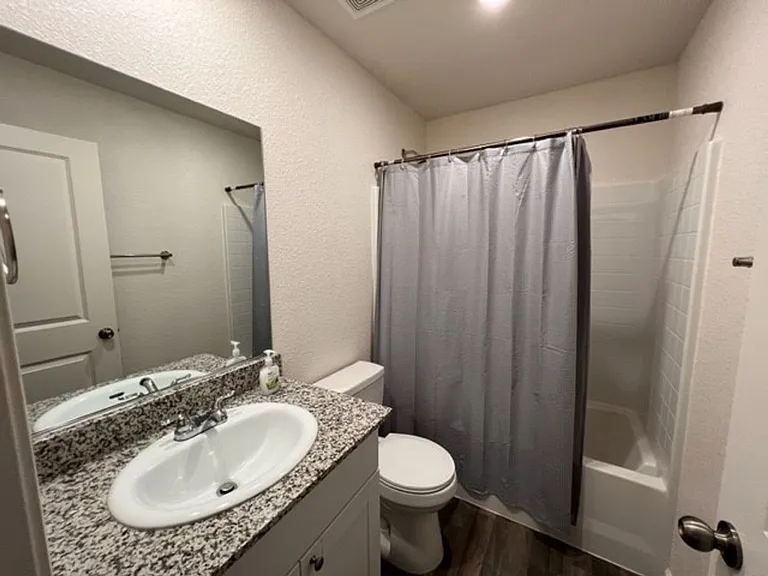 2415 Village Dr — Photo 30