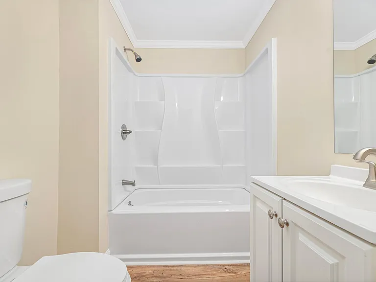 441 W Springs St — Photo 16