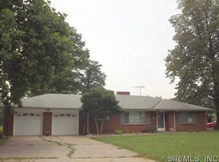 1122 Juniper Ave, Godfrey, IL 62035