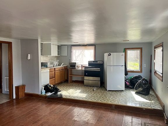 5th image of 903 Cayuga Heights Rd