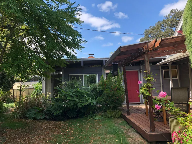 230 N Grand St — Photo 1