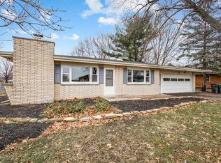 139 Terry Dr, Sugar Grove, IL 60554