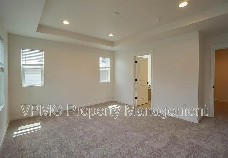 1605 NE 180th Ave — Photo 16