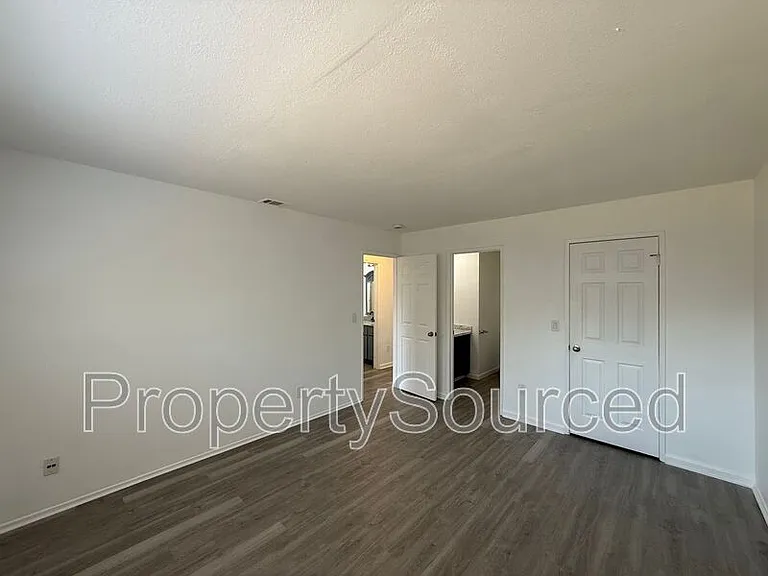 1944 Hickock Ct — Photo 18