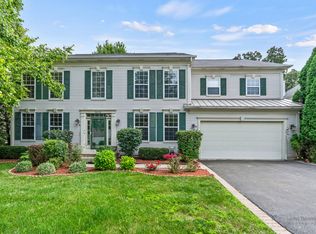 34128 N Wooded Glen Dr, Grayslake, IL 60030