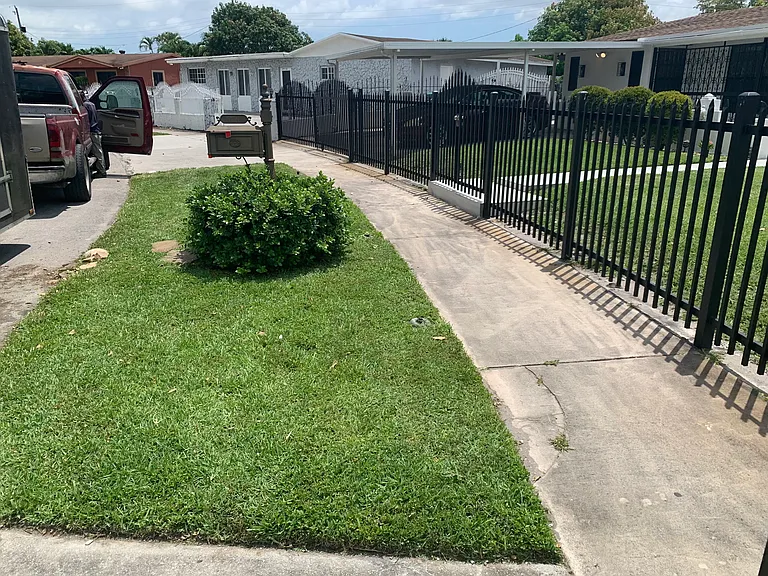 17121 NW 44th Ave — Photo 4