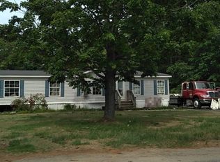 27 Mill Pond Rd, Epping, NH 03042