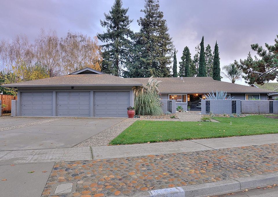 1st image of 1634 Peregrino Way