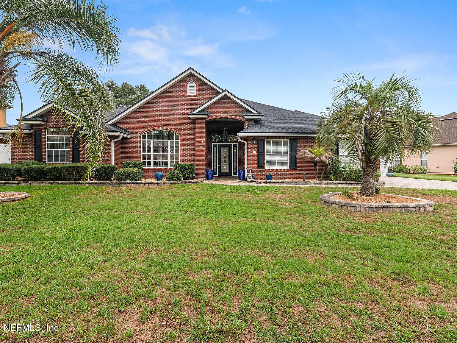 4 bed, 2.0 bath, 2543 sqft, $4,500 — Photo 2