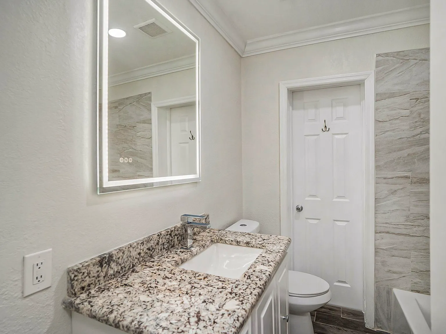 4 bed, 3.0 bath, 3561 sqft, $910 — Photo 3