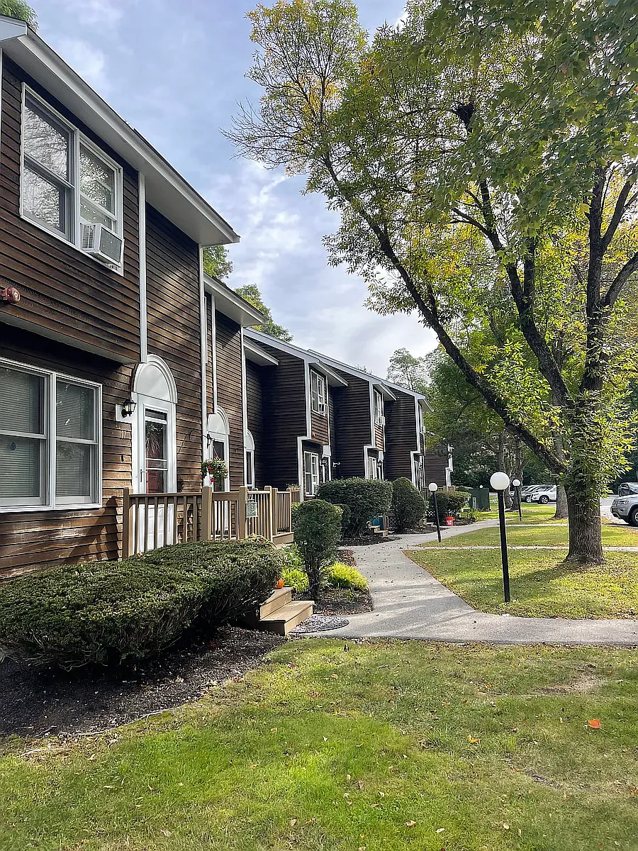Building Photo - Hillside Drive