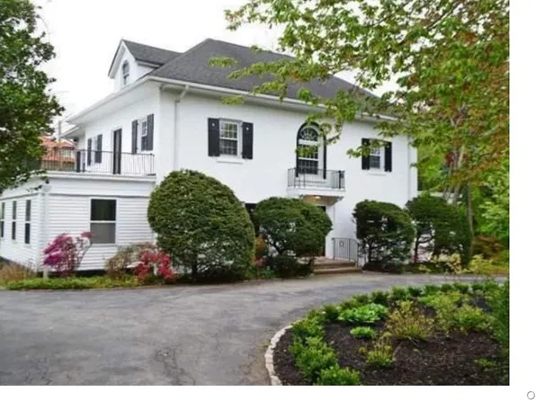 2 Arleigh Road, Great Neck, NY 11021
