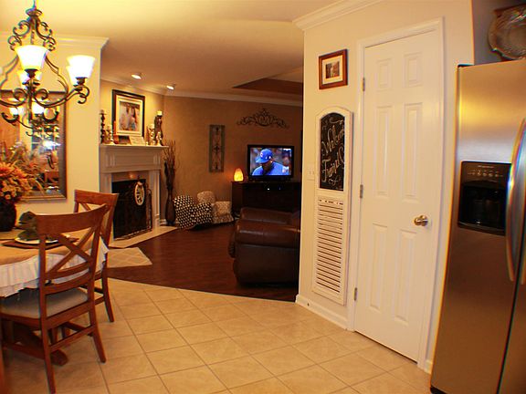 5th image of 1219 Bothwell Pl