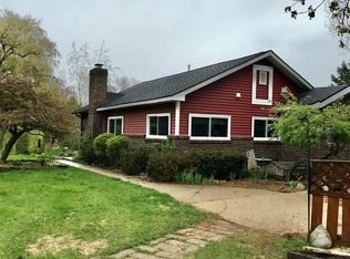 7452 Gillett Rd NW, Rapid City, MI 49676