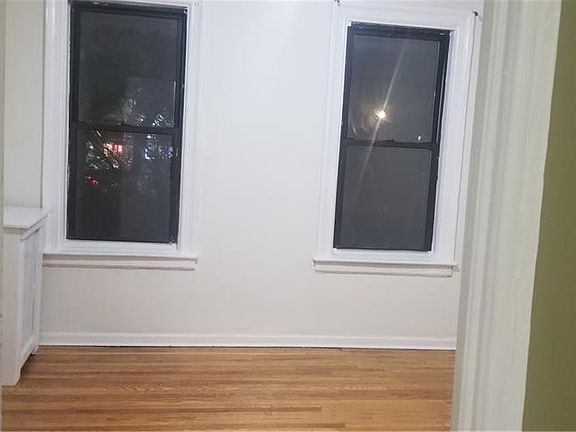2nd image of 2743 Bronxwood Ave