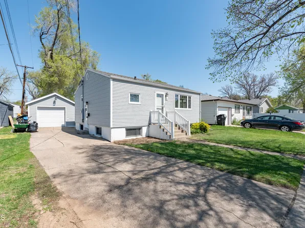 1914 E Rosser Ave, Bismarck, ND 58501