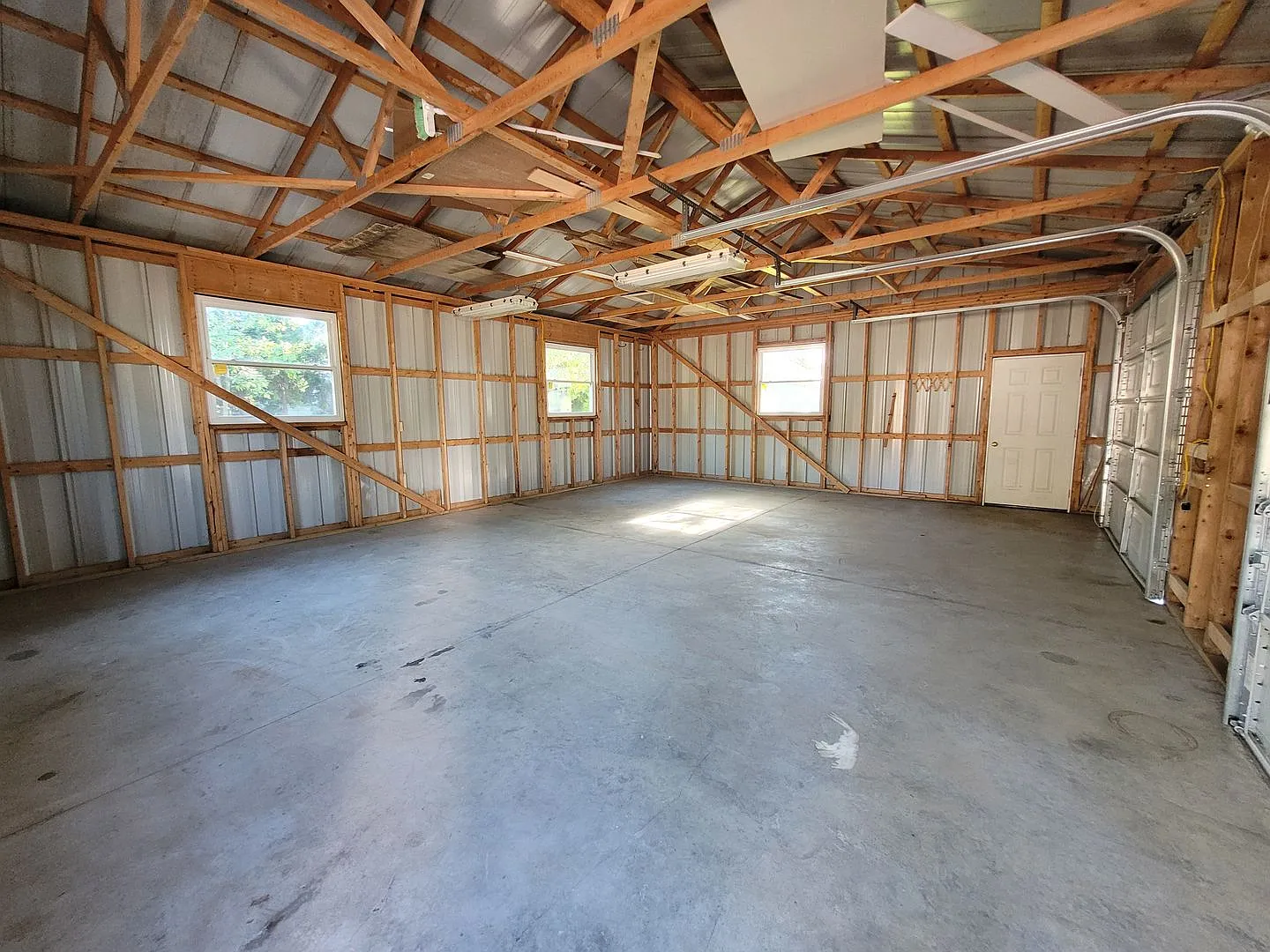 232 East Main Street — Photo 2