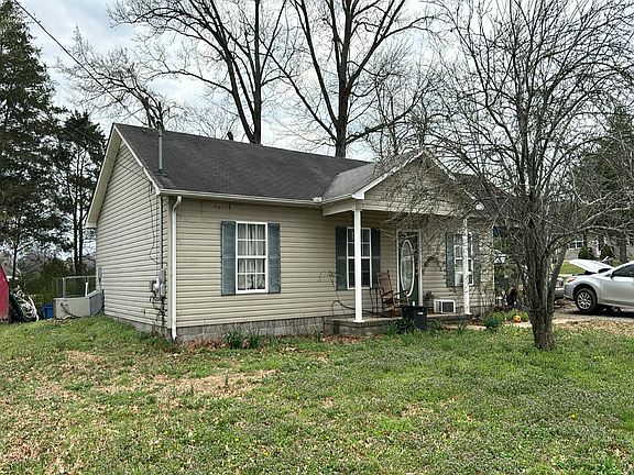 3rd image of 100 Stonefield Cir