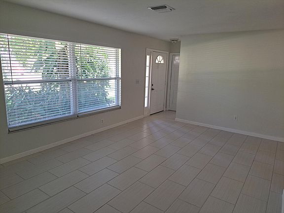 5th image of 3152 Poinciana Dr