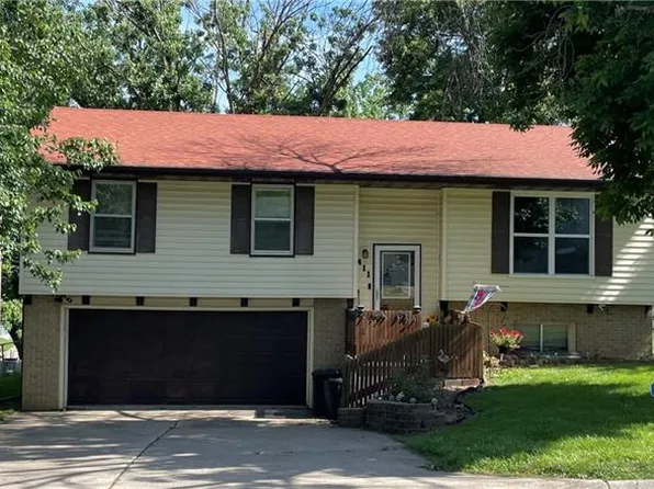 411 Lisa Ln, Maryville, MO 64468