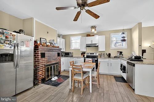 350 Green Ln #1R Photo 1