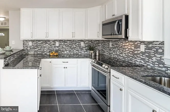 2106 S Lowell St — Photo 17