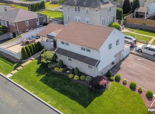 136 12th St, Wood Ridge, NJ 07075