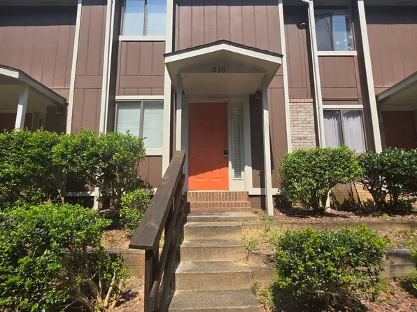 210 Candlebrook Dr, Enterprise, AL 36330