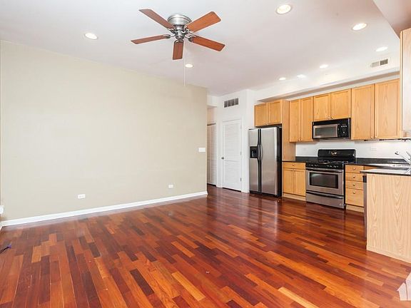 3rd image of 934 W Wilson Ave #1