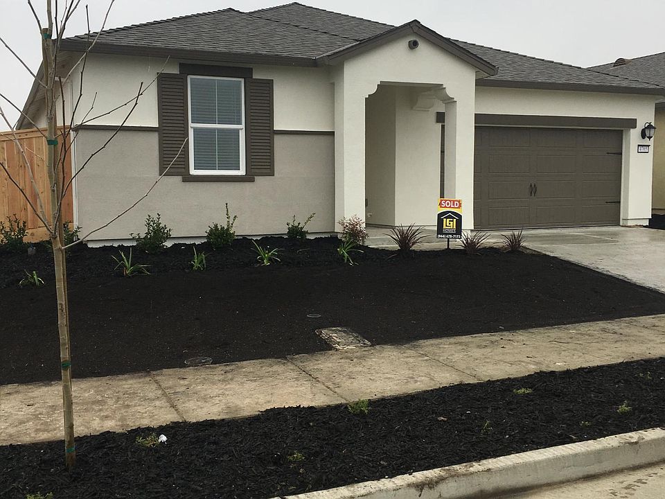 Photo taken prior to front yard landscaping