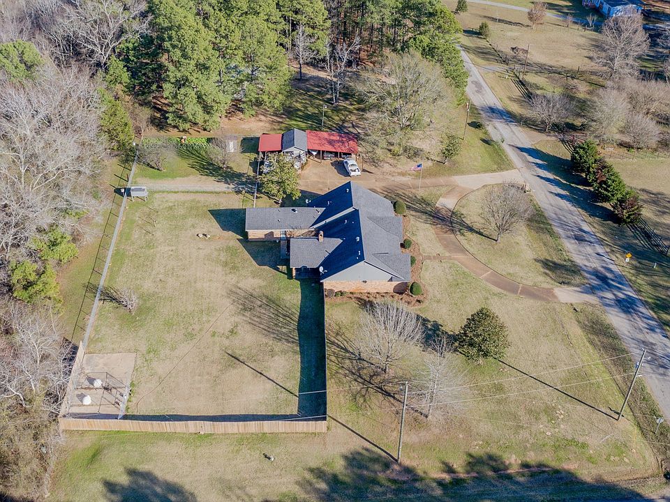 2nd image of 111 White Rd