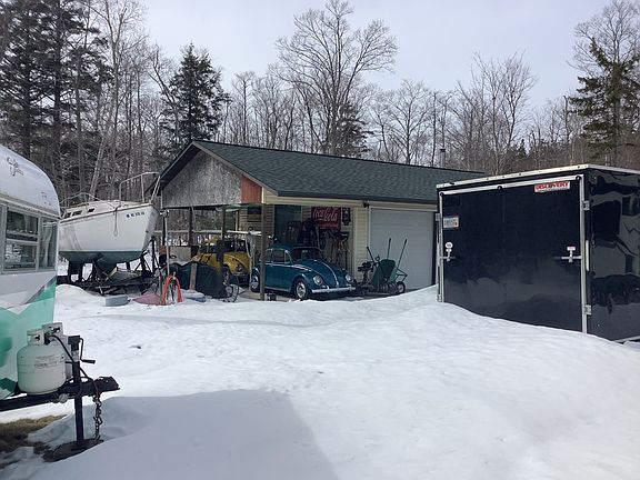 5th image of 823 Town Line Rd