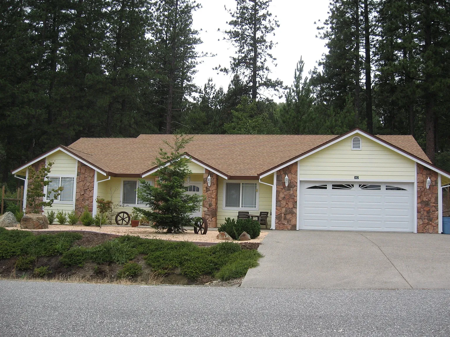 382 Glenwood Pines Ct photo 1