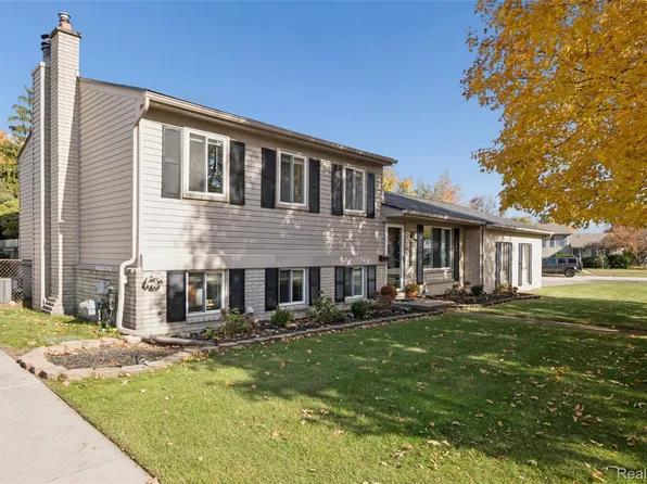38502 Summers St, Livonia, MI 48154