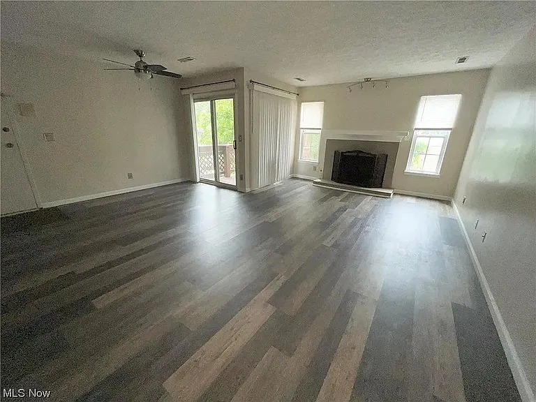 1304 Cedarwood Dr #C3 — Photo 6
