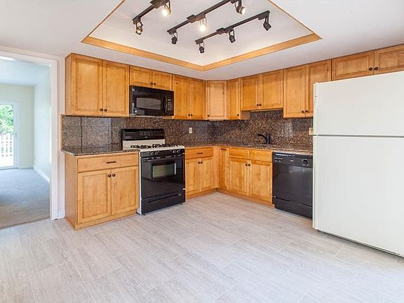 5th image of 1360 Tierra Cir